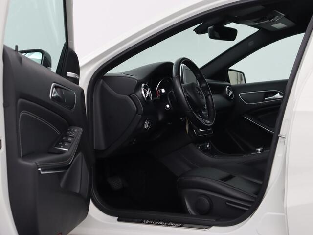 Mercedes-Benz A-KLASSE 200 Urban | Leder | Stoelverwarming | Navigatie | Harman/Kardon | Park Assist | Carplay | Airco | Cruise control | Bluetooth