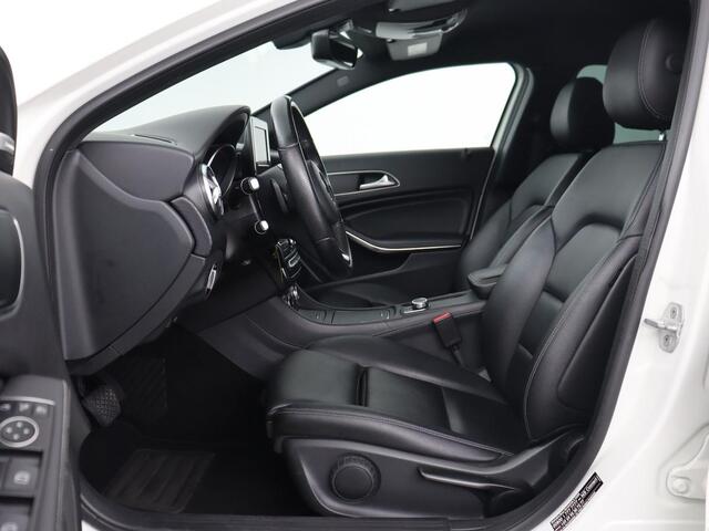Mercedes-Benz A-KLASSE 200 Urban | Leder | Stoelverwarming | Navigatie | Harman/Kardon | Park Assist | Carplay | Airco | Cruise control | Bluetooth