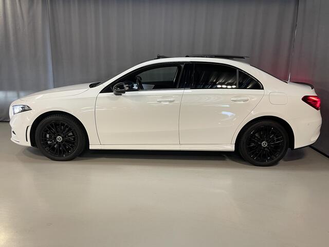 Mercedes-Benz A-KLASSE 250 e AMG Line 18"/Panoramadak/Matrix LED/Camera/Stoelverwarming/Burmester/Sfeerverlichting/Apple Carplay & Android Auto