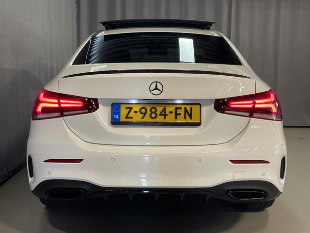 Mercedes-Benz A-KLASSE 250 e AMG Line 18"/Panoramadak/Matrix LED/Camera/Stoelverwarming/Burmester/Sfeerverlichting/Apple Carplay & Android Auto