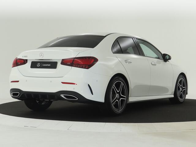 Mercedes-Benz A-KLASSE 180 Star Edition AMG Line | Nightpakket | Parkeerpakket met achteruitrijcamera | KEYLESS GO-comfortpakket | Extra USB-poorten | Antidiefstalpakket URBAN GUARD PLUS | Sfeerverlichting |