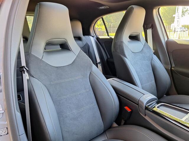Mercedes-Benz A-KLASSE 180 Business Solution AMG | AMG Plus Pakket | Night Pakket | Panoramadak | Elektrisch Verstelbare Stoelen + Memory | Burmester Surround Sound | 360° Camera | Head-up Display | Dodehoekassistent | MULTIBEAM LED Koplampen | Keyless-GO
