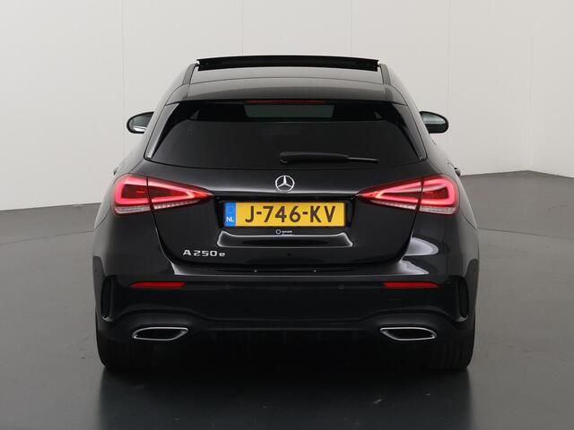 Mercedes-Benz A-KLASSE 250 e Business Solution AMG Limited | Night | Panoramadak | Stoelverwarming | Achteruitrijcamera | Sfeerverlichting |