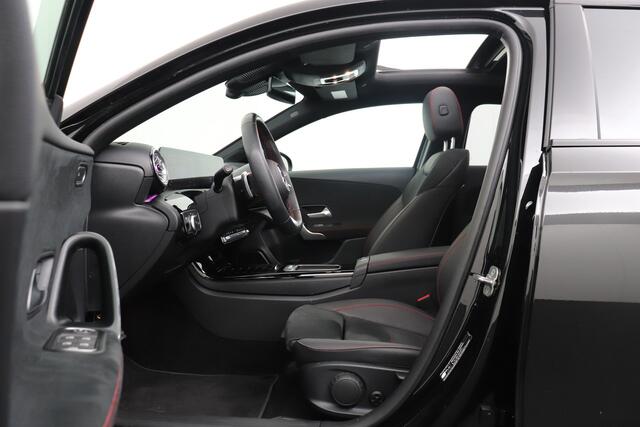 Mercedes-Benz A-KLASSE A 250e AMG 273 PK N.W Type Pano-dak Adapt. Cruise Sfeerverlichting