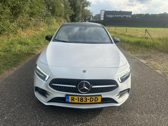 Mercedes-Benz A-KLASSE 180 AMG Line