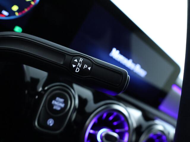Mercedes-Benz A-KLASSE 200 AMG-line Limousine | Night Pakket | Panorama Schuif-Kanteldak | Trekhaak | Memory Seats | Sfeerverlichting | MultiBeam Led | Inclusief 24 maanden MB Certified garantie voor Europa.