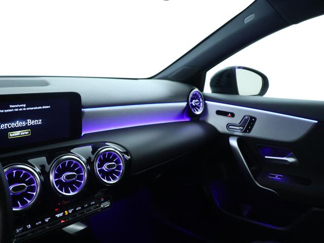 Mercedes-Benz A-KLASSE 200 AMG-line Limousine | Night Pakket | Panorama Schuif-Kanteldak | Trekhaak | Memory Seats | Sfeerverlichting | MultiBeam Led | Inclusief 24 maanden MB Certified garantie voor Europa.