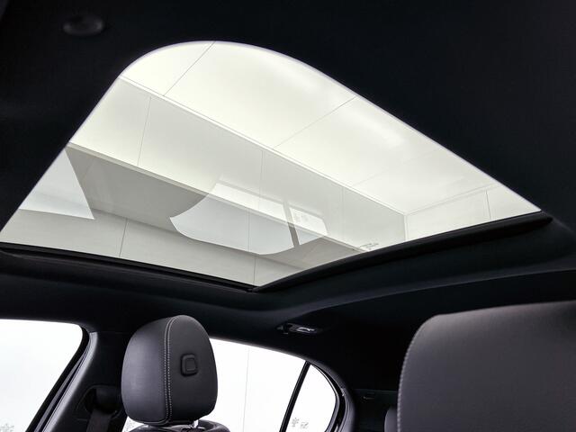 Mercedes-Benz A-KLASSE 180 Business Solution | Panoramaschuifdak | Trekhaak af fabriek | Apple CarPlay | Stoelverwarming |Led koplampen | Inclusief 24 maanden MB Certified garantie voor Europa.