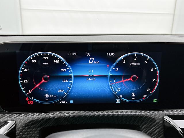 Mercedes-Benz A-KLASSE 180 Business Solution | Panoramaschuifdak | Trekhaak af fabriek | Apple CarPlay | Stoelverwarming |Led koplampen | Inclusief 24 maanden MB Certified garantie voor Europa.