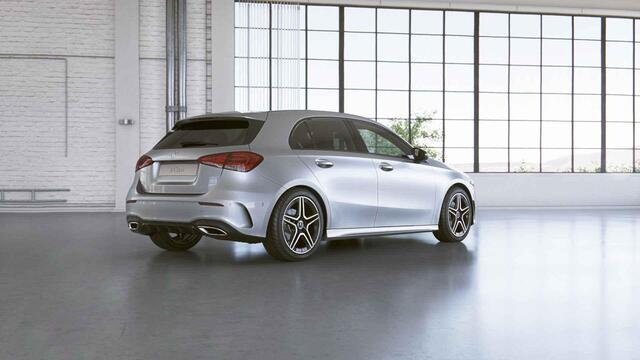 Mercedes-Benz A-KLASSE 180 Business Solution AMG | Night | Panoramadak | Memory | Multibeam | Stoelverwarming | Sfeerverlichting |