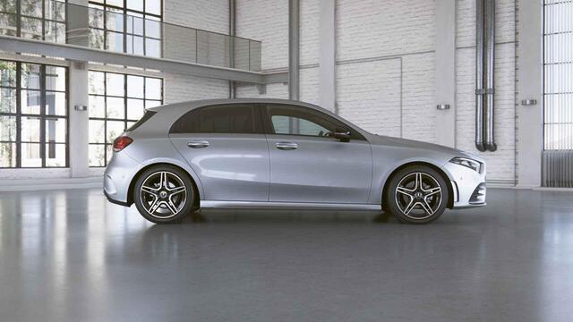 Mercedes-Benz A-KLASSE 180 Business Solution AMG | Night | Panoramadak | Memory | Multibeam | Stoelverwarming | Sfeerverlichting |