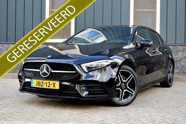 Mercedes-Benz A-KLASSE 250 e Business Solution AMG Limited Rijklaarprijs-Garantie Panoramadak Sfeerverlichting Camera Led Navigatie