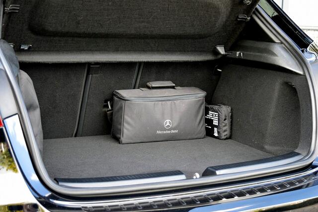 Mercedes-Benz A-KLASSE 250 e Business Solution AMG Limited Rijklaarprijs-Garantie Panoramadak Sfeerverlichting Camera Led Navigatie