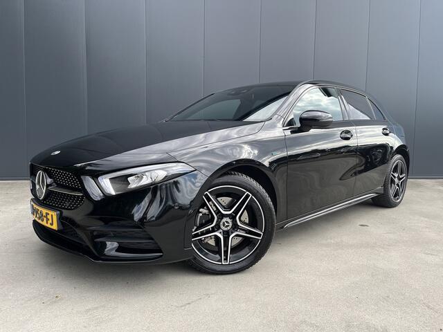 Mercedes-Benz A-KLASSE 250 e AMG 1e EIGENAAR WIDESCREEN SFEER VERLICHTING ADAP CRUISE CAMERA NAVI ECC