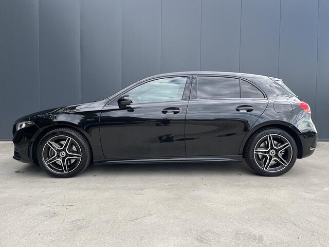 Mercedes-Benz A-KLASSE 250 e AMG 1e EIGENAAR WIDESCREEN SFEER VERLICHTING ADAP CRUISE CAMERA NAVI ECC
