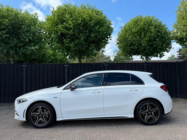 Mercedes-Benz A-KLASSE 250 e AMG Line