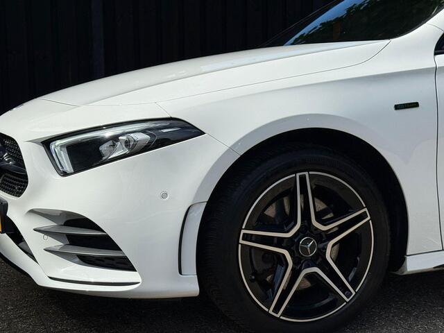 Mercedes-Benz A-KLASSE 250 e AMG Line