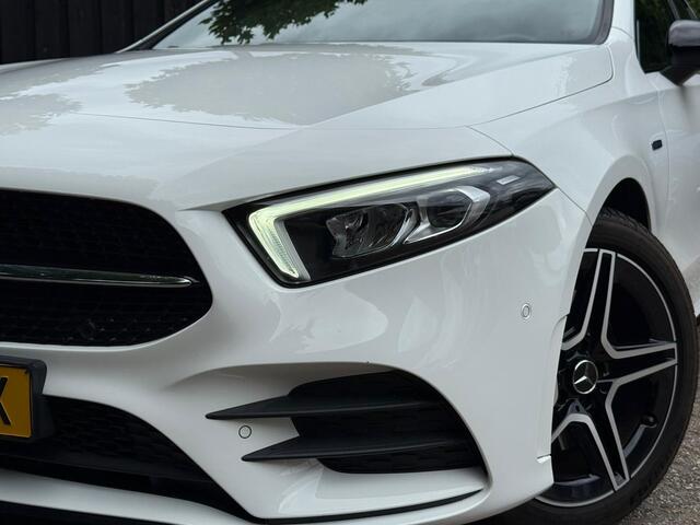 Mercedes-Benz A-KLASSE 250 e AMG Line