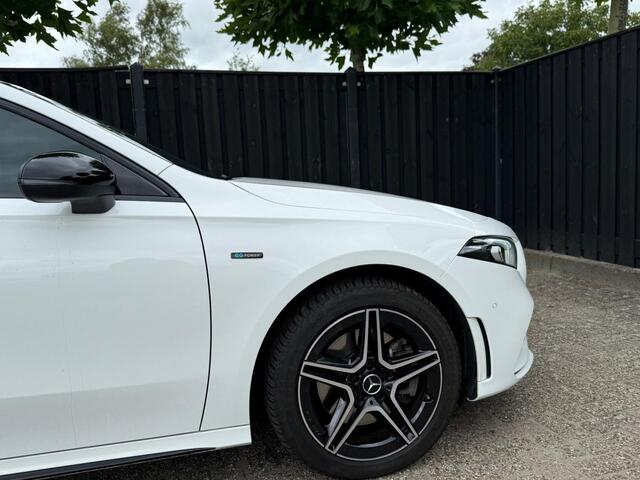 Mercedes-Benz A-KLASSE 250 e AMG Line