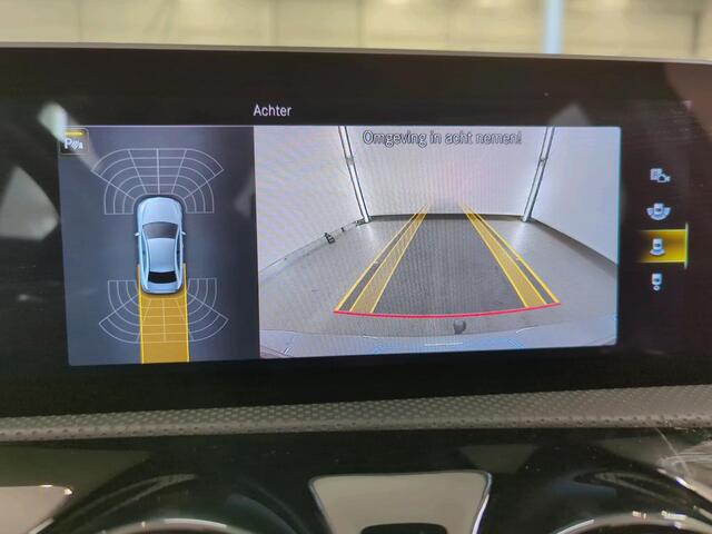 Mercedes-Benz A-KLASSE 200 Business Solution AMG Nap / Clima / Sportstoelen