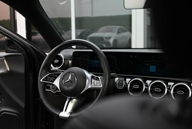 Mercedes-Benz A-KLASSE 250 e | Panoramadak | Luxury