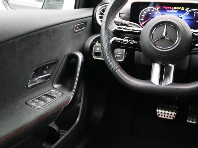 Mercedes-Benz A-KLASSE 250 e Star Edition AMG Line AMG Line | Sfeerverlichting |Achteruitrijcamera | Apple CarPlay, Inclusief 24 maanden MB Certified garantie voor Europa.