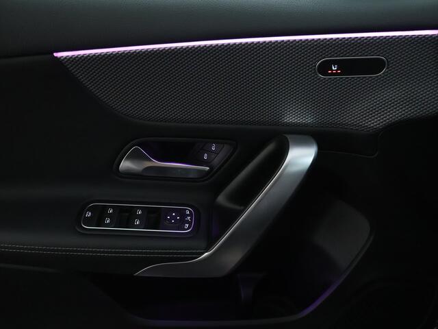 Mercedes-Benz A-KLASSE 180 Business Solution Luxury Sfeerverlichting | Trekhaak | Achteruitrijcamera. Inclusief 48 maanden MB Certified garantie voor Europa.