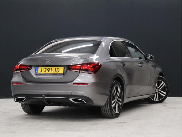 Mercedes-Benz A-KLASSE 250 e Business Solution Luxury Limited [SFEERVERLICHTING, TREKHAAK, CAMERA, PDC 360, CRUISE CONTROL, STOELVERWARMING, FLIPPERS, BLUETOOTH TELEFOON, AUTO AIRCO, NAVIGATIE, NIEUWSTAAT]