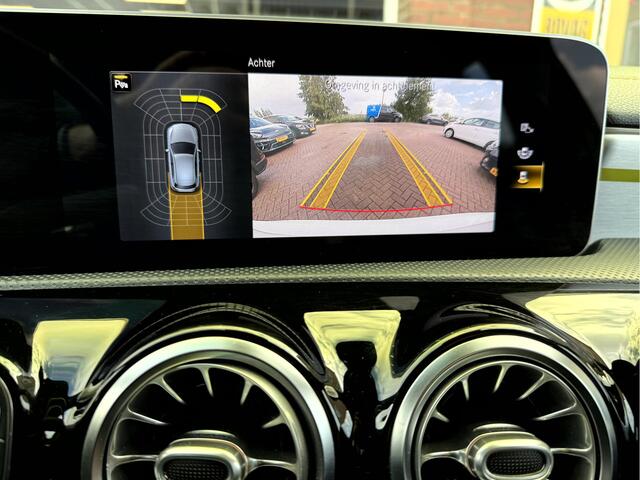 Mercedes-Benz A-KLASSE 200 Amg Line Premium Plus Panoramadak, 19'Lmv, Chameleon voorruit