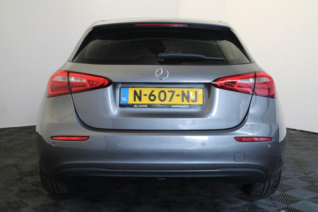 Mercedes-Benz A-KLASSE 180 d Premium |Navi|Camera|