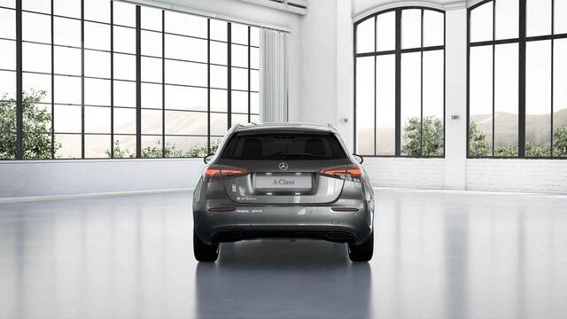 Mercedes-Benz A-KLASSE 250e Business Solution Luxury | Panoramaschuifdak | Advanced sound | Nightpakket | Dodehoekassistent | Achteruitrijcamera |