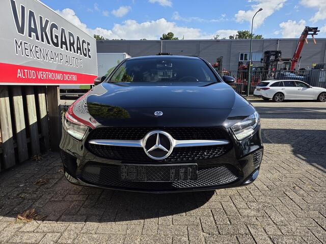 Mercedes-Benz A-KLASSE 250 e 17"/Stoelverwarming/PDC v+a/Apple Carplay & Android Auto/DAB/Navigatie/Climate