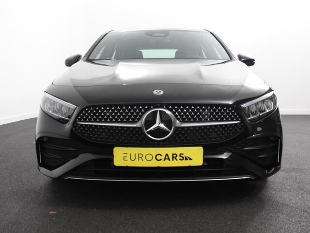 Mercedes-Benz A-KLASSE 200 Automaat AMG Line | Navigatie | Climate control | Camera | Parkeer sensoren | Half Lederen Bekleding | Led | Cruise Control adaptive | LM Velgen | Dab | Led