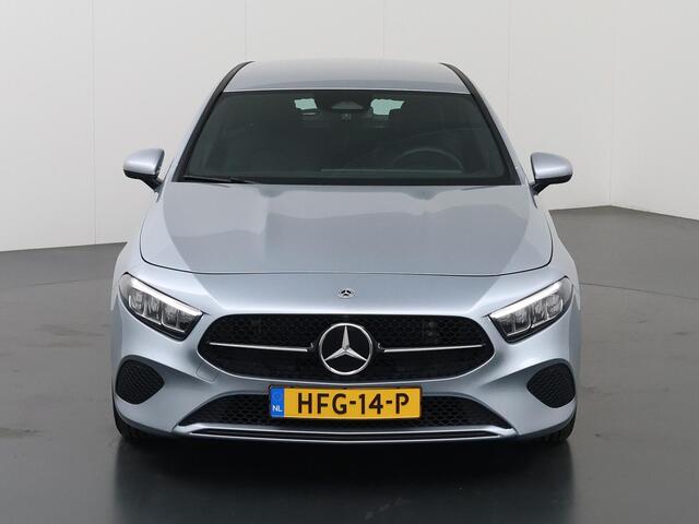 Mercedes-Benz A-KLASSE 180 Star Edition | Thermotronic | Trekhaak | Apple Carplay | Stoelverwarming | Widescreen |