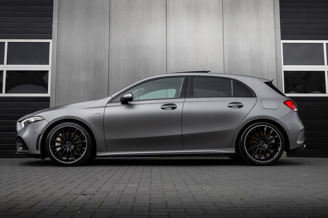 Mercedes-Benz A-KLASSE AMG 35 4MATIC 306 pk Premium Plus AMG-Pakket / Mat-Grijs/ Pano-Dak/ Burmester/ Camera/ Keyless/ Wide-Screen/ Sfeer-Verl/ Sport-Stoelen/ Stoel.Verw/ 19'' LMV