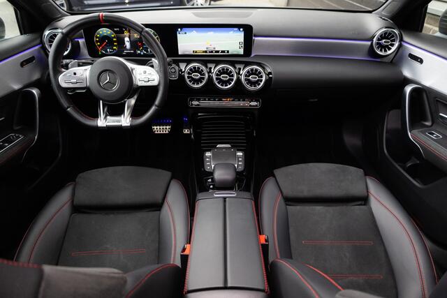 Mercedes-Benz A-KLASSE AMG 35 4MATIC 306 pk Premium Plus AMG-Pakket / Mat-Grijs/ Pano-Dak/ Burmester/ Camera/ Keyless/ Wide-Screen/ Sfeer-Verl/ Sport-Stoelen/ Stoel.Verw/ 19'' LMV