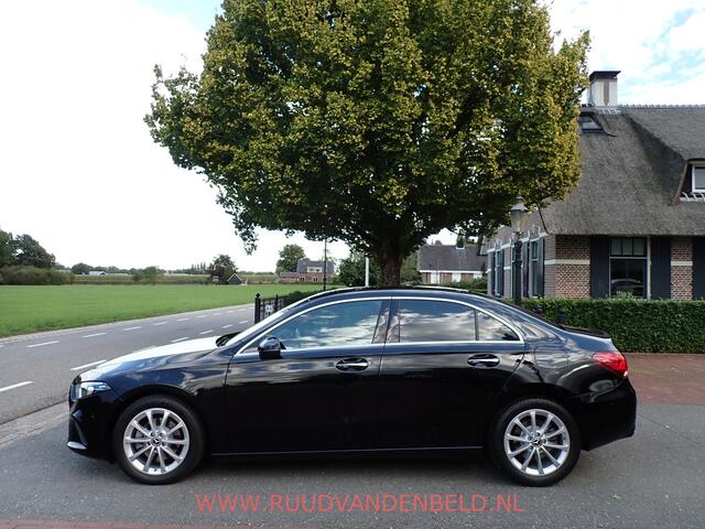 Mercedes-Benz A-KLASSE 200 WIDESCREEN SPORTLEER+VENTILATIE/CAMERA/KEYLESS/LED
