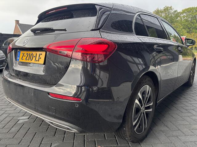 Mercedes-Benz A-KLASSE 180 Star Edition Pano Camera