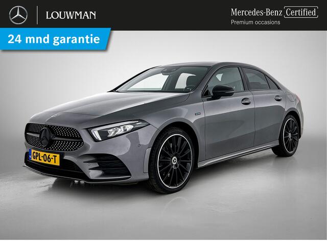 Mercedes-Benz A-KLASSE 250 e AMG Plug-In Hybride | Panoramadak | Achteruitrijcamera | Nightpakket | Sfeerverlichting | Burmester | Inclusief 24 maanden MB Certified garantie voor Europa.
