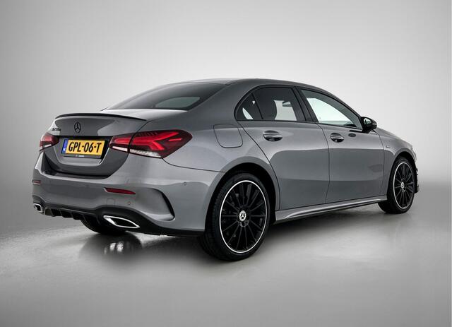 Mercedes-Benz A-KLASSE 250 e AMG Plug-In Hybride | Panoramadak | Achteruitrijcamera | Nightpakket | Sfeerverlichting | Burmester | Inclusief 24 maanden MB Certified garantie voor Europa.