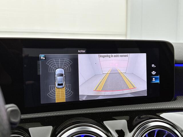 Mercedes-Benz A-KLASSE 250 e AMG Plug-In Hybride | Panoramadak | Achteruitrijcamera | Nightpakket | Sfeerverlichting | Burmester | Inclusief 24 maanden MB Certified garantie voor Europa.