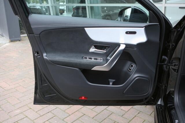 Mercedes-Benz A-KLASSE 250 e Bns Sol. AMG