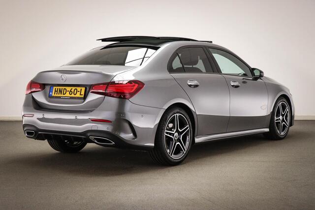 Mercedes-Benz A-KLASSE 180 Star Edition AMG Line | MATRIX LED | PANORAMADAK | HALF LEDER