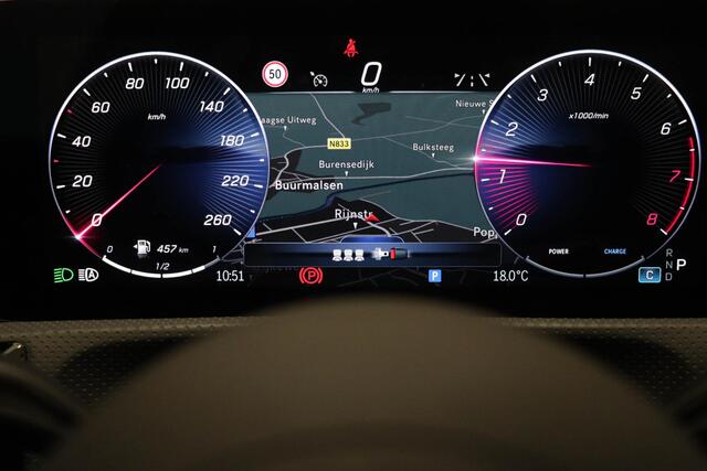 Mercedes-Benz A-KLASSE 180 Star Edition AMG Line | MATRIX LED | PANORAMADAK | HALF LEDER