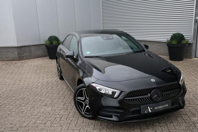 Mercedes-Benz A-KLASSE 250 e AMG Night Edition 218PK NAP|Sfeervl|Widescreen|Black Editon|Plug in