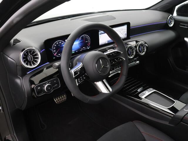 Mercedes-Benz A-KLASSE 250 e Limousine Business Solution AMG | Night | Panoramadak | Sfeerverlichting | 360 camera | 19" multispaaks |
