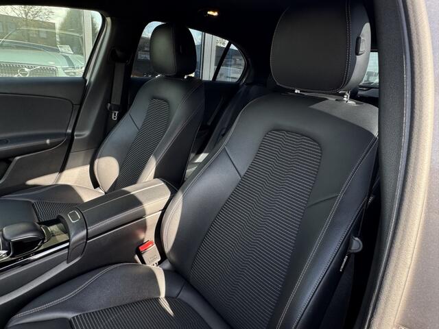 Mercedes-Benz A-KLASSE 180 Advantage| Clima, Cruise, Navi, Carplay