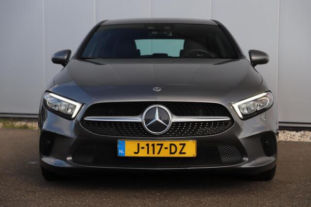 Mercedes-Benz A-KLASSE 160 Business Solution Luxury Lederen Sportstoelen Sfeerverlichting Widescreen 17 inch LMV Navigatie Carplay Achteruitrijcamera Full LED