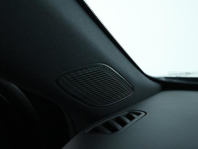 Mercedes-Benz A-KLASSE 250 e Progressive | Parkeerpakket met Camera | Sfeerverlichting | LED | Car Play | Cruise Controle | Inclusief 24 maanden Mercedes-Benz Certified garantie voor Europa.