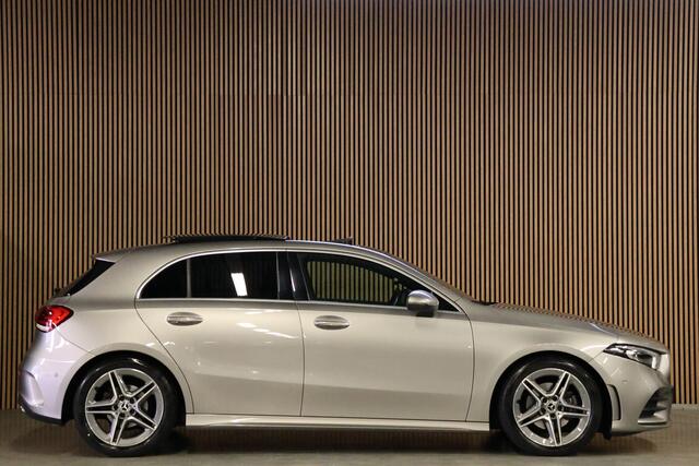 Mercedes-Benz A-KLASSE A 180 d AMG pakket | Panorama dak | Burmester | Widescreen | Apple Carplay | Sfeerverlichting | Stoelverwarming | Alcantara | 360 PDC | Volledig onderhouden | Nieuwe Distributieriem